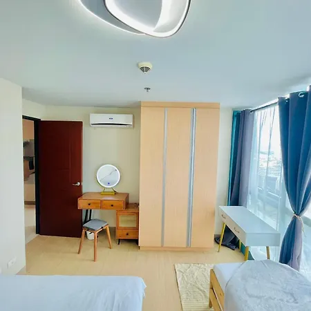 1 Queen Bed & 2 Double Beds At One Uptown Residences With Xbox And Netflix Manila Exterior photo