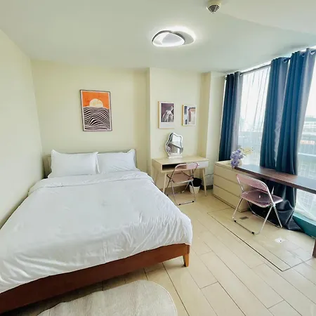 1 Queen Bed & 2 Double Beds At One Uptown Residences With Xbox And Netflix Manila Exterior photo