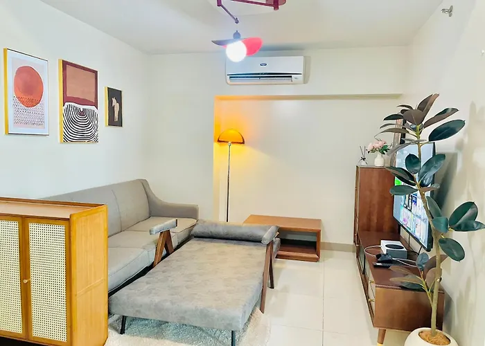 1 Queen Bed & 2 Double Beds At One Uptown Residences With Xbox And Netflix