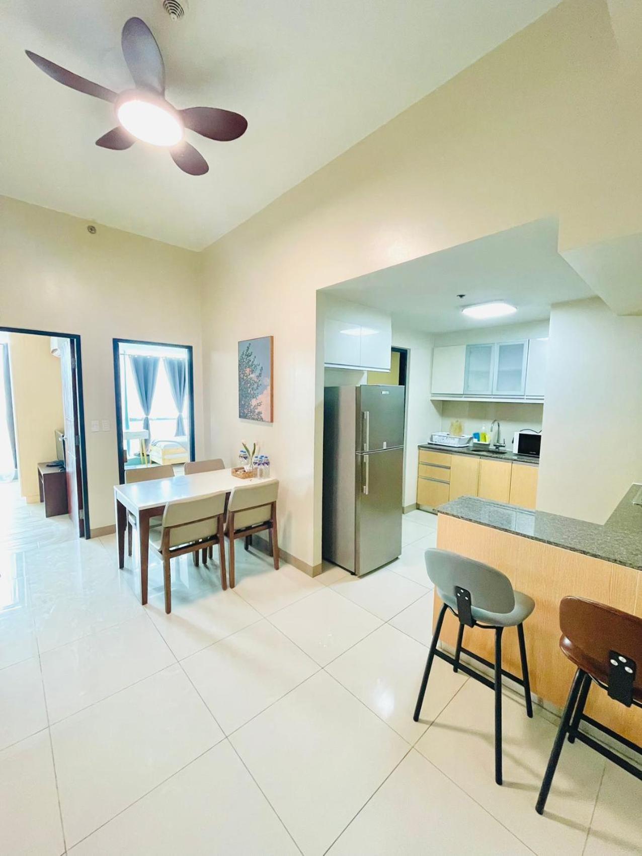 1 Queen Bed & 2 Double Beds At One Uptown Residences With Xbox And Netflix *
